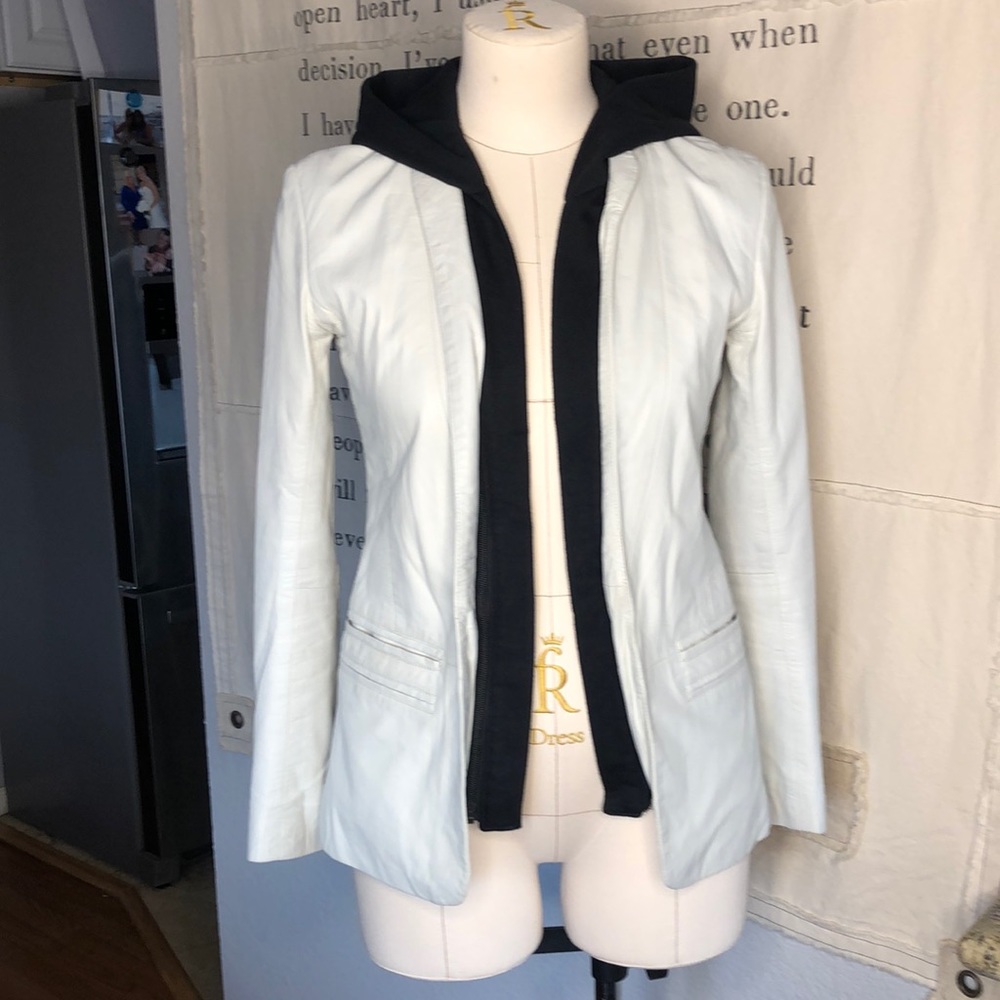 Doma lamb leather detachable hooded blazer white/black size small